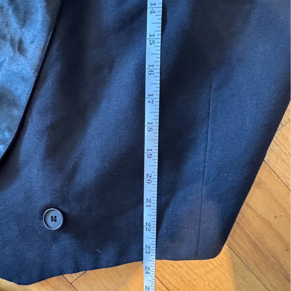 Vintage oversized 1980s cropped tuxedo blazer - Picture 8 of 10